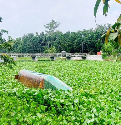 জরাজীর্ণ অবস্থায় পড়ে আছে ইকোপার্কে নির্মিত খেলাধূলার উপকরণ