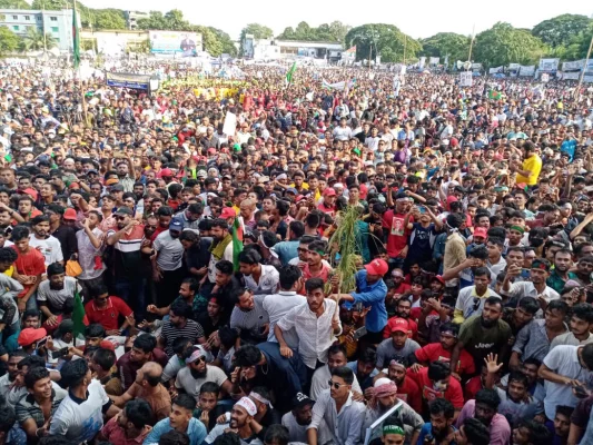 নগরের পলোগ্রাউন্ড মাঠে বিএনপির বিভাগীয় সমাবেশ। 