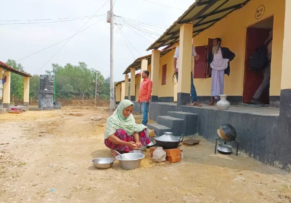 মুজিববর্ষ উপলক্ষে প্রধানমন্ত্রী শেখ হাসিনার উপহারের ঘর পেয়ে তাঁরা পেয়েছেন মাথা গোঁজার স্থায়ী ঠিকানা