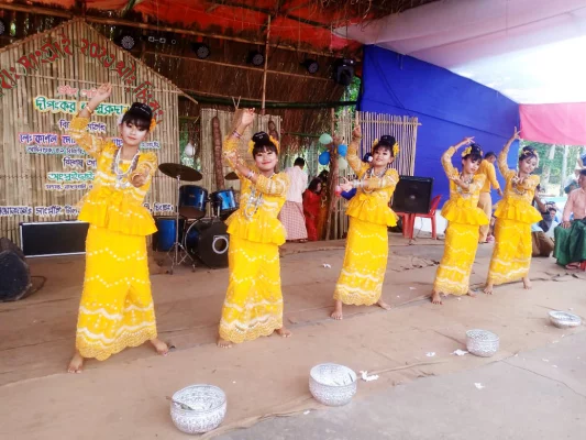 কাপ্তাইয়ে মারমাদের সাংগ্রাইয়ের সাস্কৃতিক অনুষ্ঠান