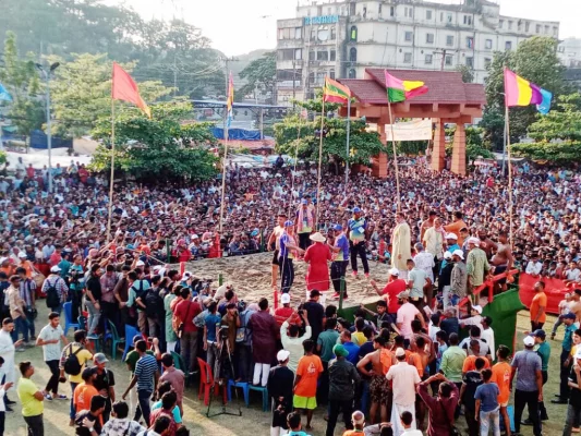 চট্টগ্রাম নগরীর ঐতিহাসিক লালদীঘি মাঠে ঐতিহ্যবাহী আবদুল জব্বারের ১১৪ তম বলী খেলা