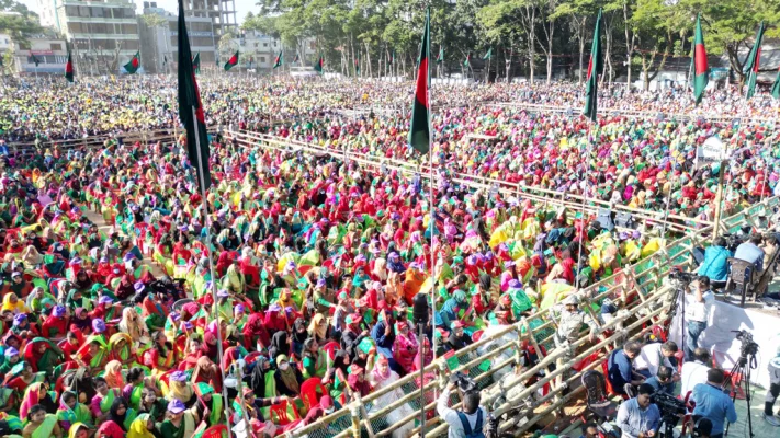   সিলেট আলিয়া মাদ্রাসা মাঠে আয়োজিত জনসভাস্থলে নেতা কর্মীরা । ছবি: সংগৃহীত