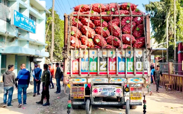 ভারত থেকে আসা আলু