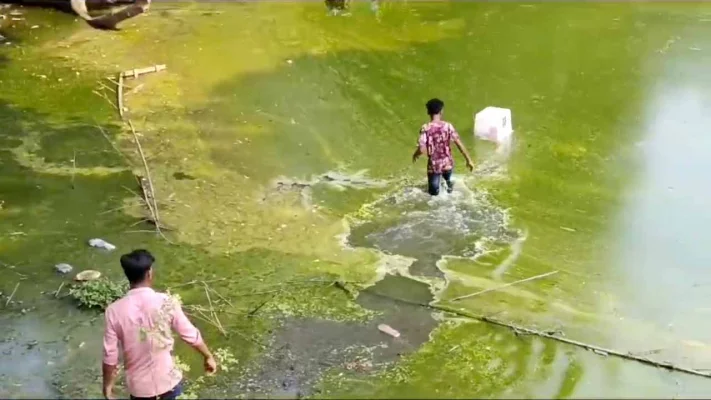 আখাউড়ায় ছিনতাই হওয়া ব্যালট বাক্স পুকুর থেকে উদ্ধার