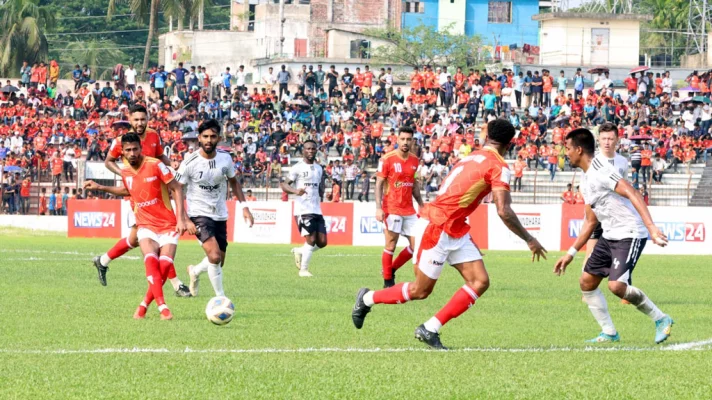 ময়মনসিংহে ফেডারেশন কাপের ফাইনালে রুদ্ধশ্বাস এক ম্যাচই উপহার দিয়েছে বসুন্ধরা-মোহামেডান। ছবি: বাফুফে