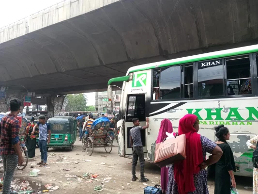 ঈদের ছুটি শেষে ঢাকায় ফিরছেন অনেকে