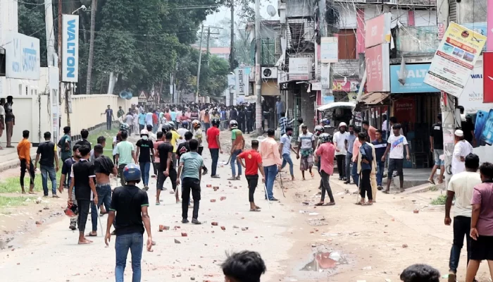 আওয়ামী লীগের দুই গ্রুপের মধ্যে পাল্টাপাল্টি সংঘর্ষ