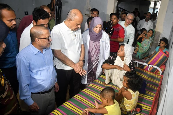 আজ শনিবার চট্টগ্রাম মেডিকেল কলেজ হাসপাতালের মতবিনিময় সভায় বক্তব্য রাখেন স্বাস্থ্য ও পরিবার কল্যাণ মন্ত্রী ডা. সামন্ত লাল সেন। ছবি: আজকের পত্রিকা 