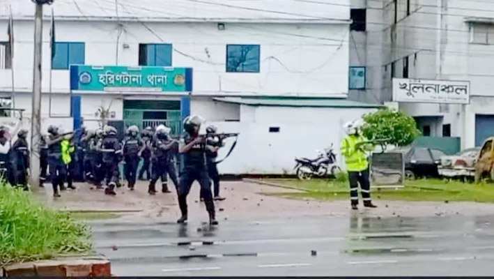 খুলনা বিশ্ববিদ্যালয়ের আশপাশের এলাকায় সংঘর্ষ