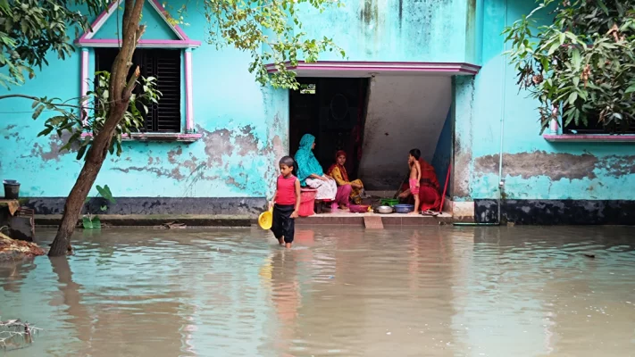 কমতে শুরু করেছে ভারতের ত্রিপুরার হাওড়া নদীর পানি, আখাউড়ার পরিস্থিতি উন্নতির দিকে। আজকের পত্রিকা