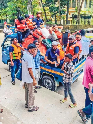 দুর্গতদের পাশে ফ্রিল্যান্সাররা