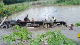 ঝালকাঠিতে বাস দুর্ঘটনা: ৩০ ফুট গভীর পুকুরের কারণে মৃতের সংখ্যা বেড়েছে 