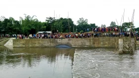 নদী পারাপারের সময় নিখোঁজ ২ দিনমজুর, একজনের লাশ উদ্ধার