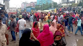 আশুলিয়ায় শ্রমিক–আইনশৃঙ্খলা বাহিনীর সংঘর্ষ, নিহত ১ 