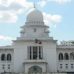 আদেশের পরও পাসপোর্ট না দেওয়ায় কর্মকর্তাকে দুই ঘণ্টা দাঁড় করিয়ে রাখলেন হাইকোর্ট