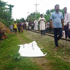 রেললাইনে ঝাঁপ দিয়ে কলেজছাত্রীর আত্মহত্যা