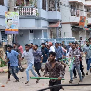 জামালপুরে বিক্ষোভকারীদের সঙ্গে ছাত্রলীগ-যুবলীগের পাল্টাপাল্টি ধাওয়া 