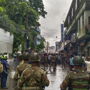 ঝালকাঠিতে কারফিউ ভঙ্গ করে শিক্ষার্থীদের বিক্ষোভ