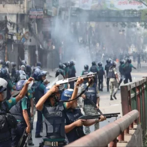 গ্রেপ্তার হচ্ছেন আরও অনেক পুলিশ কর্তা