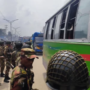 ৫২ ঘণ্টা পর নবীনগর-চন্দ্রা মহাসড়কের বাইপাইলে যান চলাচল শুরু