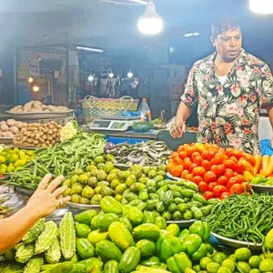 ‘নিম্ন মধ্যবিত্তদের সংসার আর চলছে না ভাই’