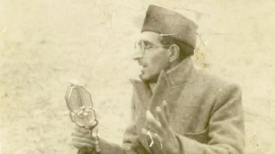 ১৯৪৮ সালে রেডিও কাশ্মীর শ্রীনগর উদ্বোধন করেছিলেন মির গোলাম রসুল নাজকি। ছবি: বিবিসি 