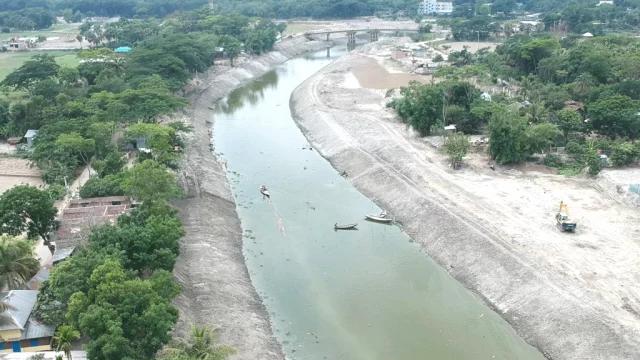 শেষের পথে কীর্তিনাশার তীর রক্ষা প্রকল্প, কাটছে ভাঙনের শঙ্কা